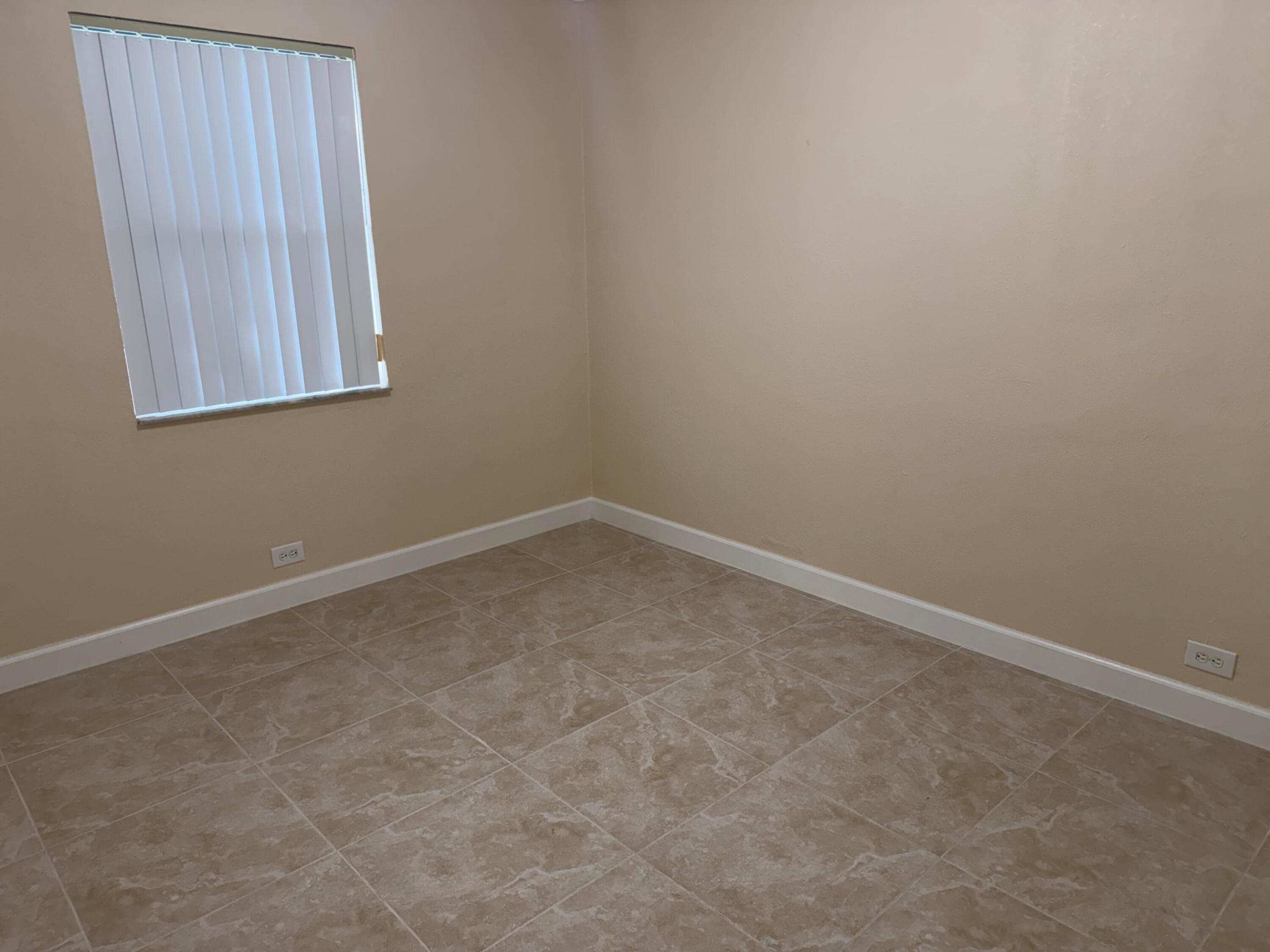 FRESHWATER 11TH & 12TH AVE ADD - Residential Lease