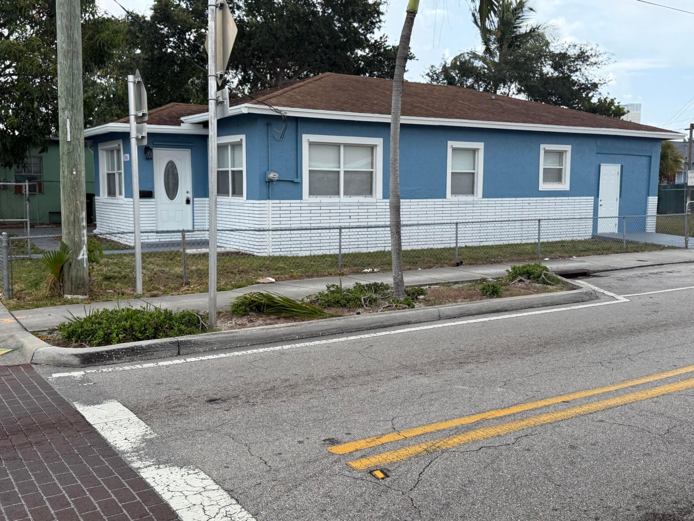 FRESHWATER 11TH & 12TH AVE ADD - Residential Lease