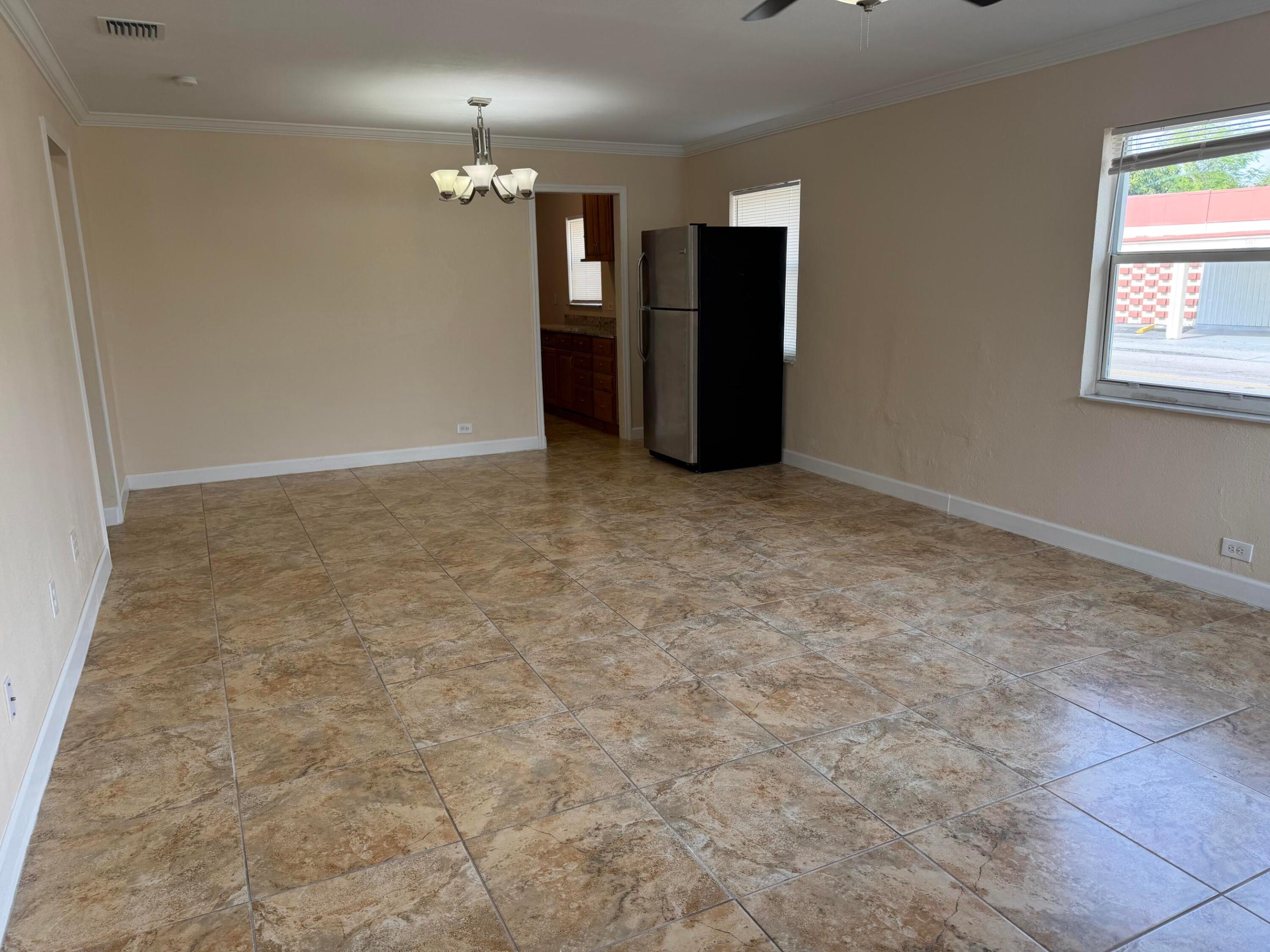 FRESHWATER 11TH & 12TH AVE ADD - Residential Lease