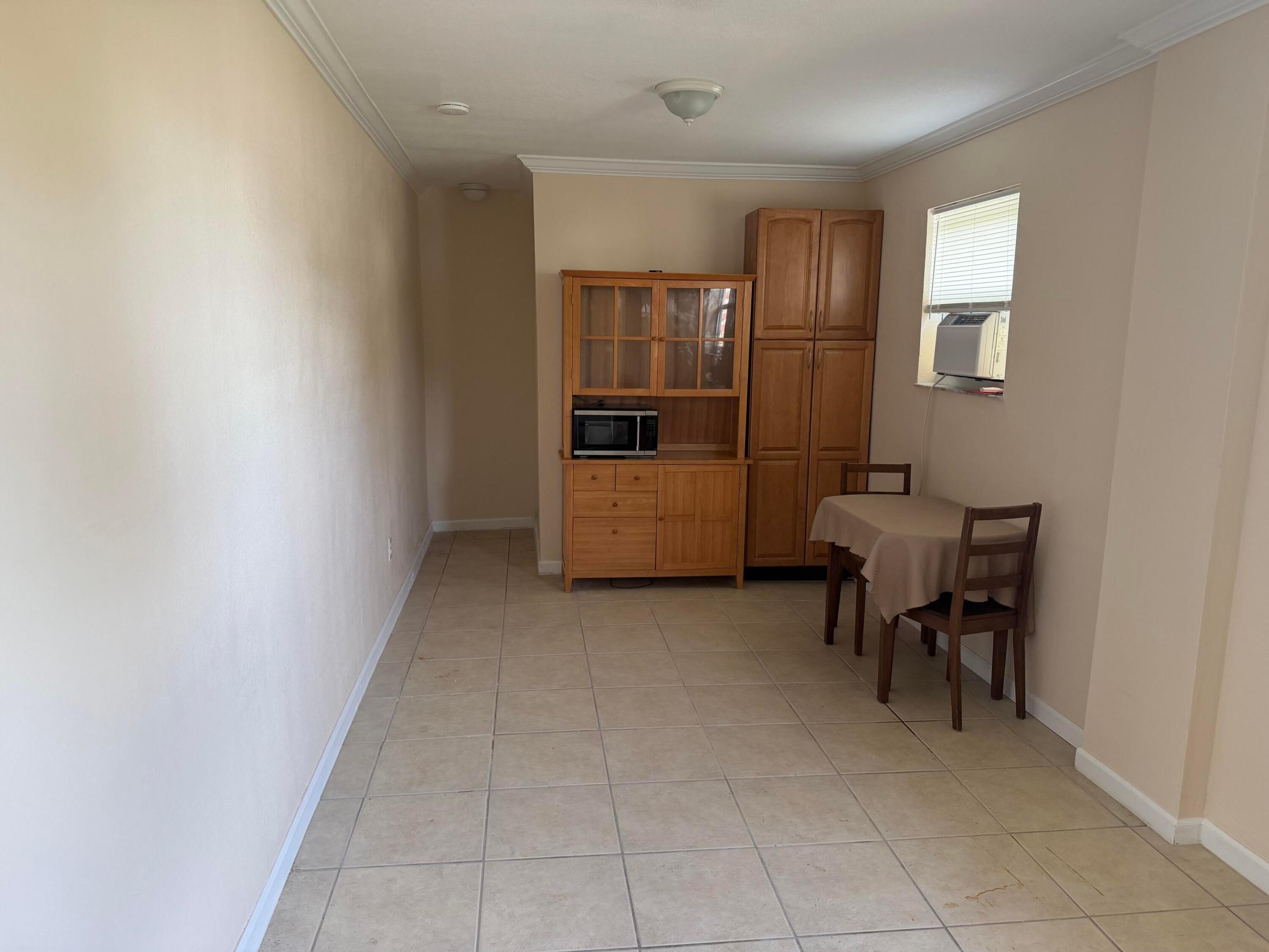 FRESHWATER 11TH & 12TH AVE ADD - Residential Lease