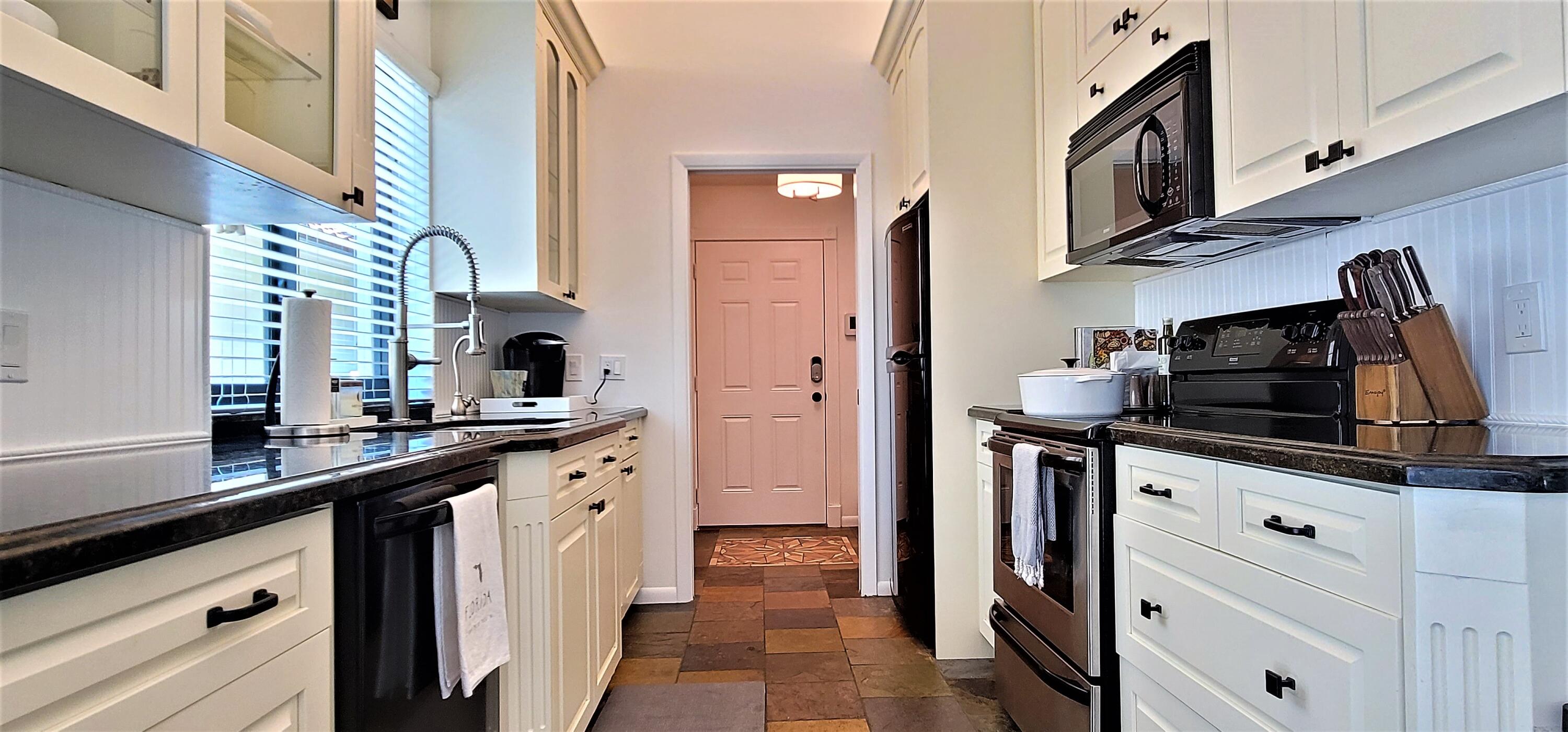 SARATOGA POINTE - Residential