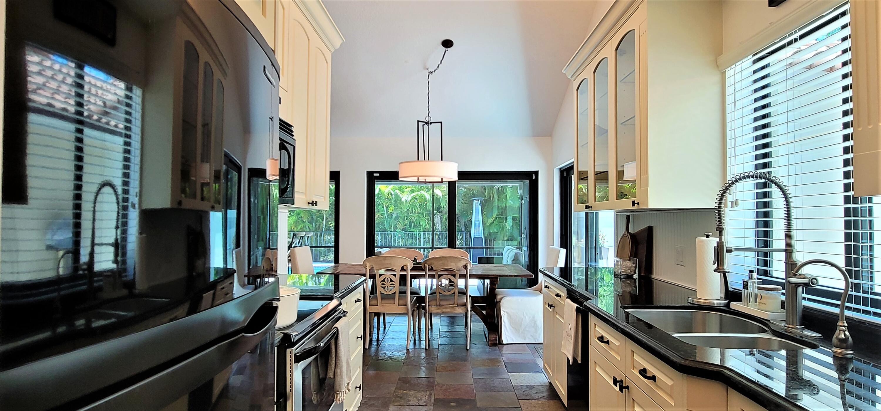 SARATOGA POINTE - Residential