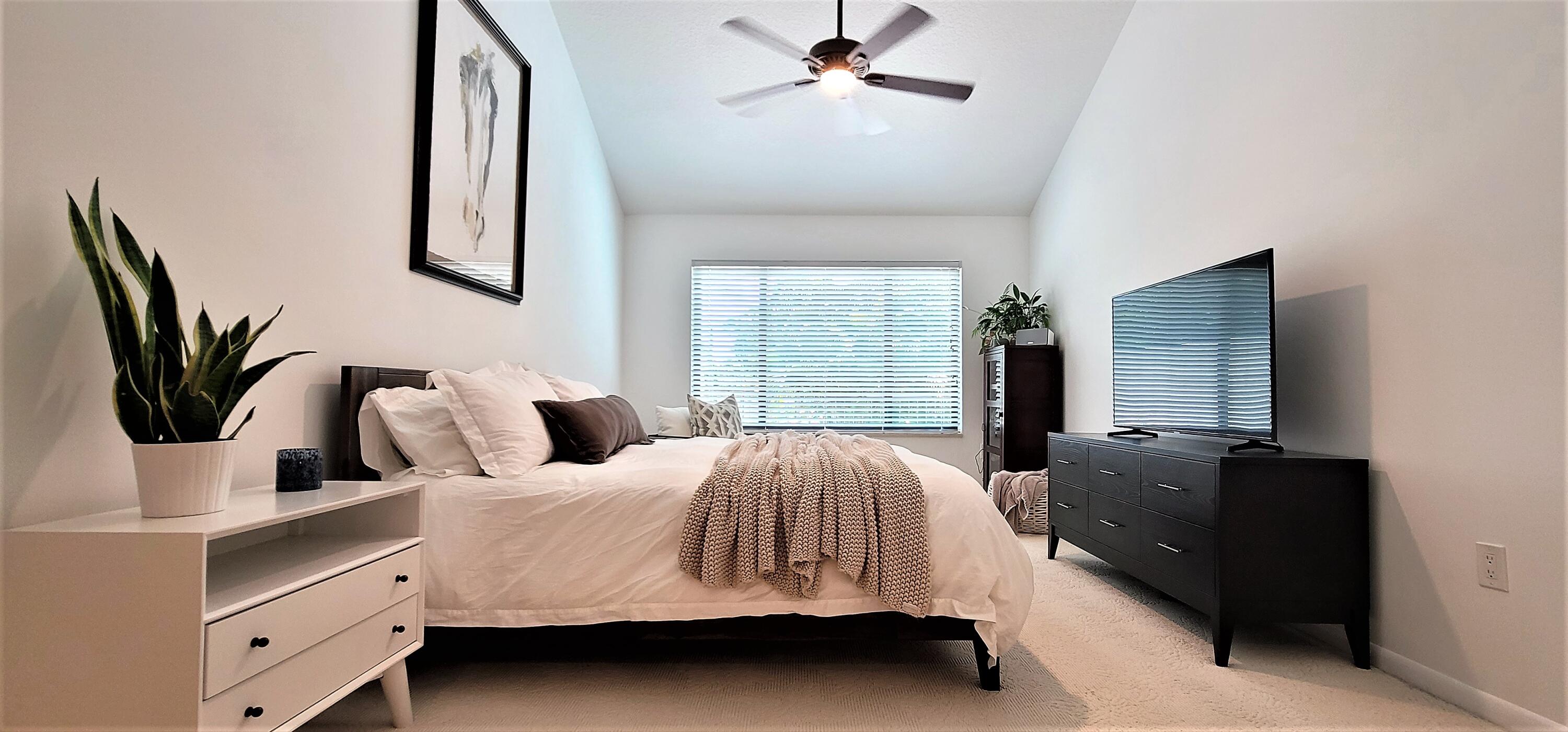 SARATOGA POINTE - Residential