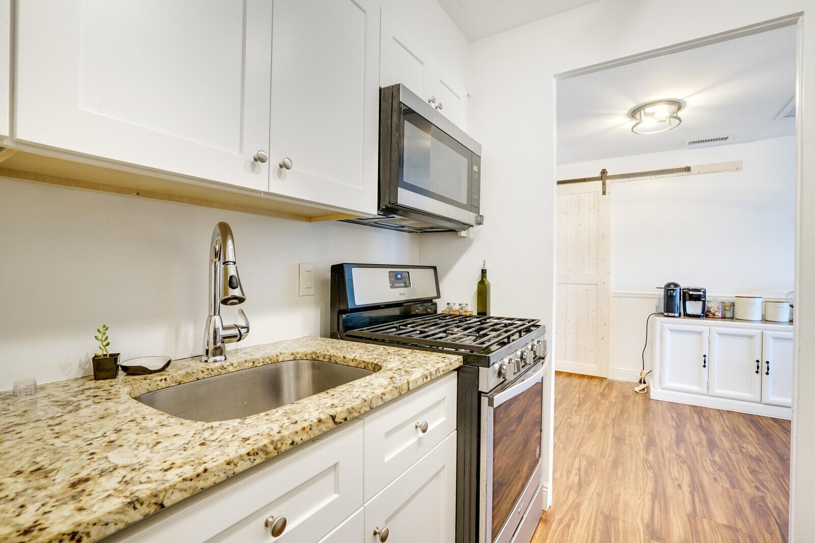 PALM BEACH GARDENS ESTATES - Residential