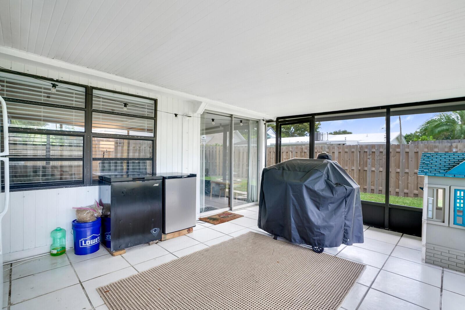 PALM BEACH GARDENS ESTATES - Residential