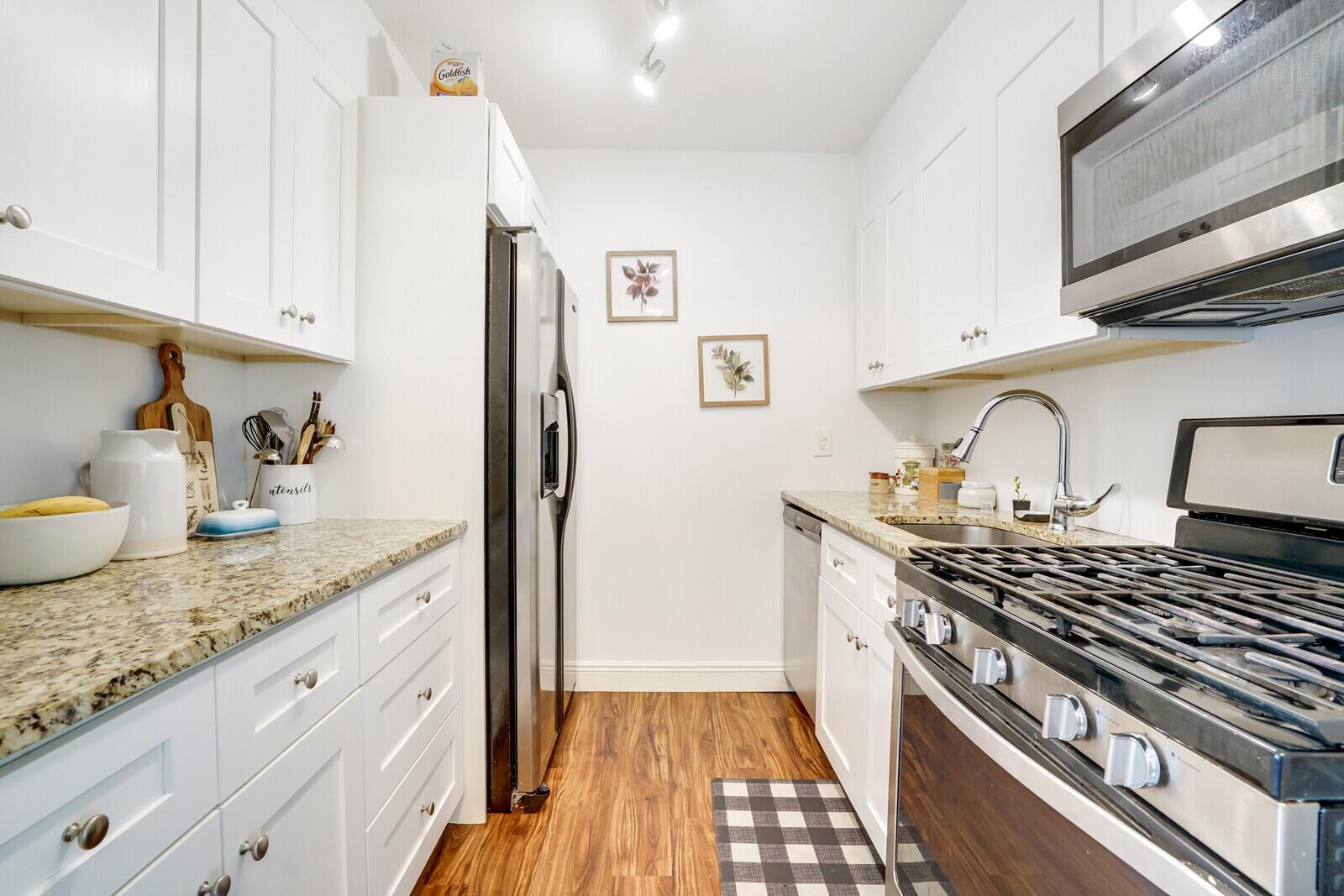 PALM BEACH GARDENS ESTATES - Residential