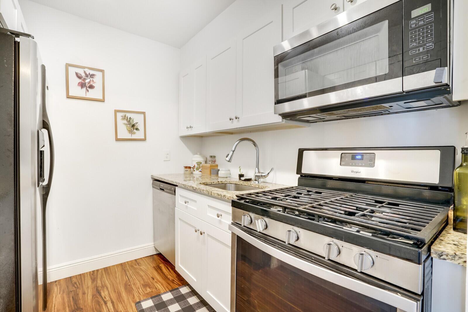 PALM BEACH GARDENS ESTATES - Residential