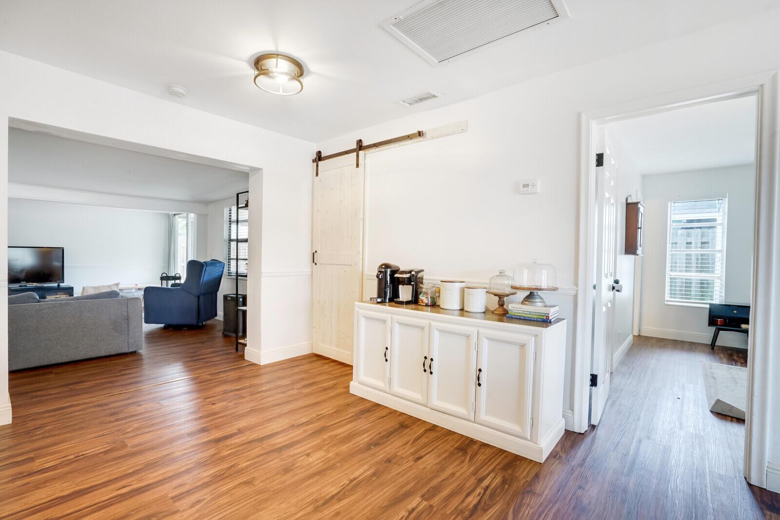 PALM BEACH GARDENS ESTATES - Residential