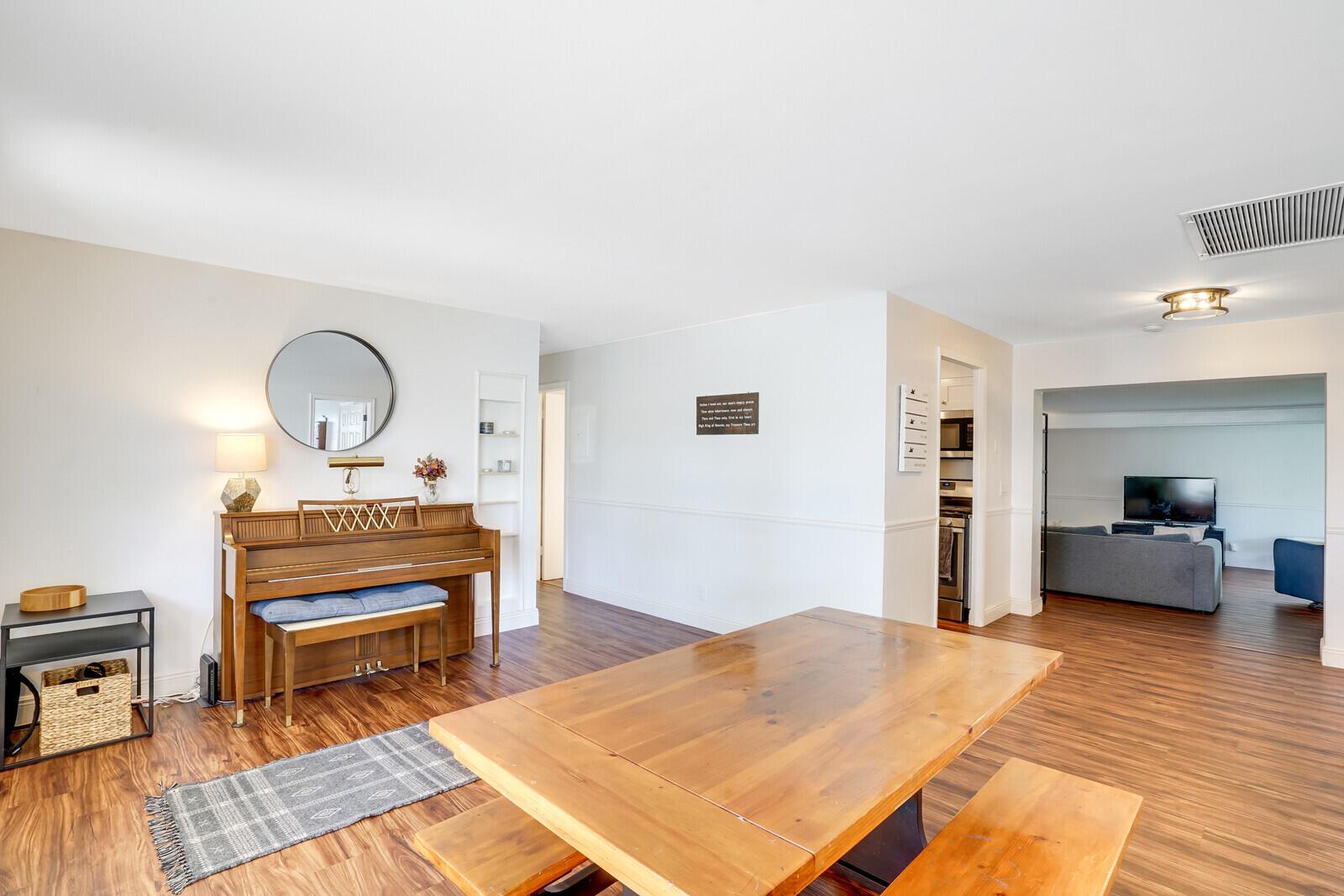 PALM BEACH GARDENS ESTATES - Residential