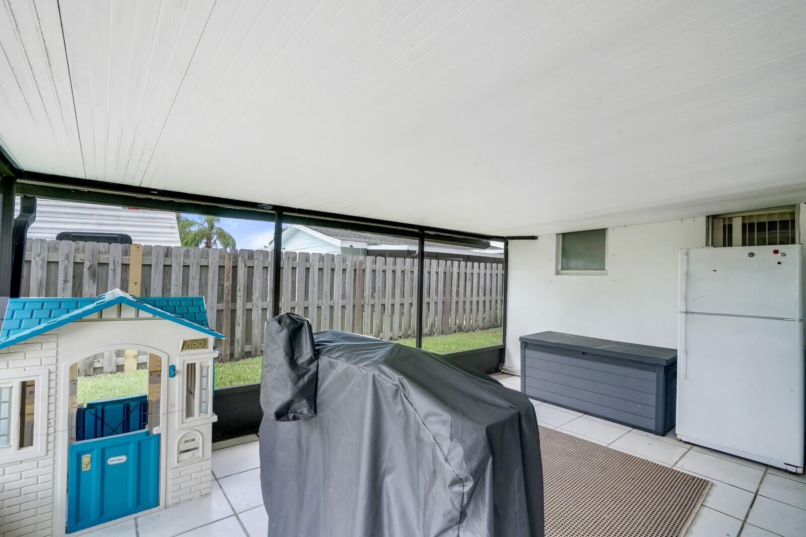 PALM BEACH GARDENS ESTATES - Residential