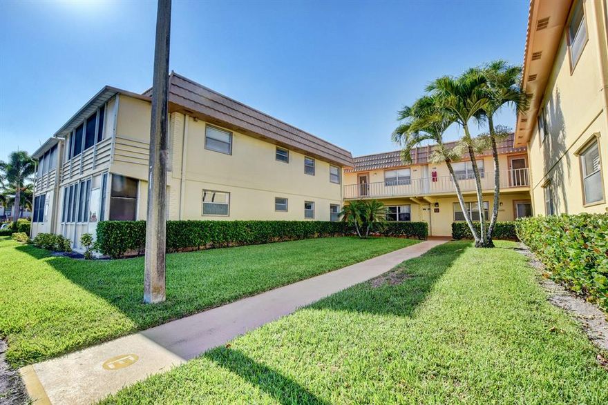 WOW THIS IS THE ONE YOUR LOOKING FOR SAXONY SECTION GROUND FLOOR COMPLETELTY RENOVATED NO EXPENSE WAS SPARED PORCALIN TILE FLOOR THROUGHOUT OPEN KITCHEN FLOOR PLAN WITH BAR SPACE QUARTZ COUNTERTOPS STAINLESS STEEL APPLIANCES ALL RENOVATED BATHROOMS WITH SHOWERS AND TOP OF THE LINE SHOWER HEADS MASTER BEDROOM HAS BUILT IN CABINETS IN WALK IN CLOSET ENCLOSED PATIO WITH SAMSUNG WASHER AND DRYER NEW ELECTRICAL PANNEL NEW AC NEW WATER TANK LOCATED RIGHT NEAR PRIVATE GATE Walkable to shops, restaurants, place of worship, millionaires row and more Kings Point offers a multi-million dollar clubhouse, golf course, workout center, enormous pools, courtesy buses, library, & much more a must see !