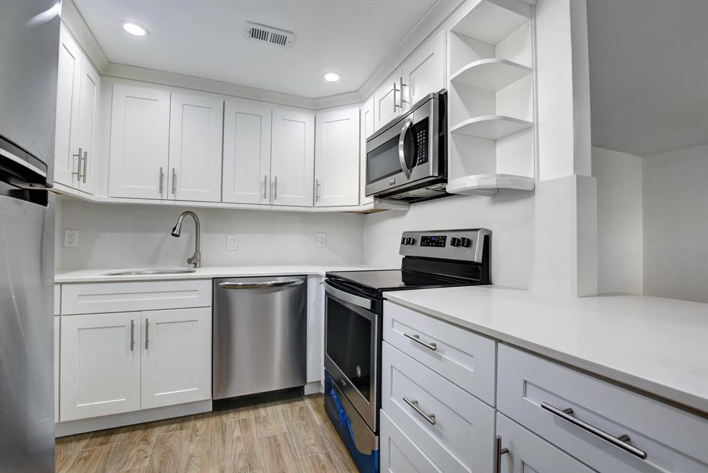 KINGS POINT SAXONY CONDOS - Residential Lease