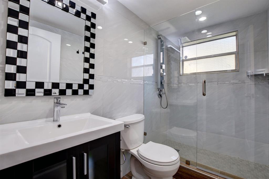 KINGS POINT SAXONY CONDOS - Residential Lease