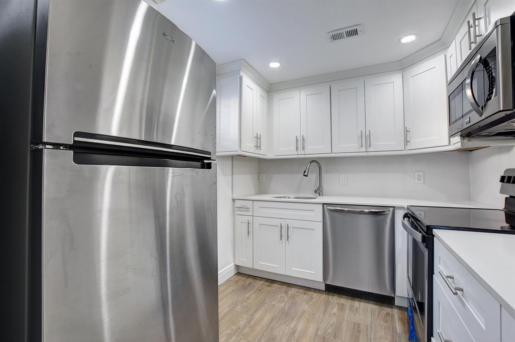 KINGS POINT SAXONY CONDOS - Residential Lease