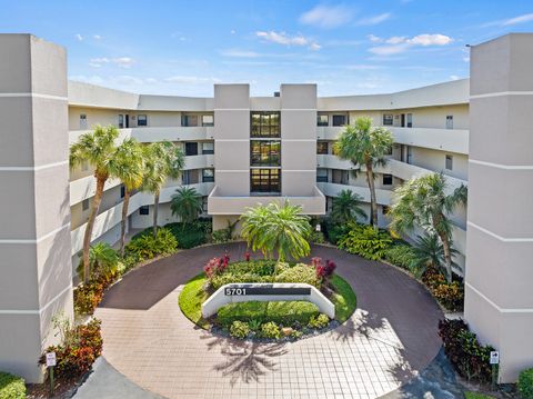 Condominium in Boca Raton FL 5701 Camino Del Sol.jpg