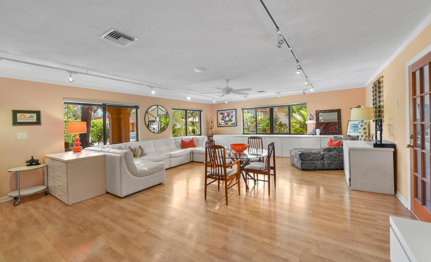 TUNISON PALMS - Residential