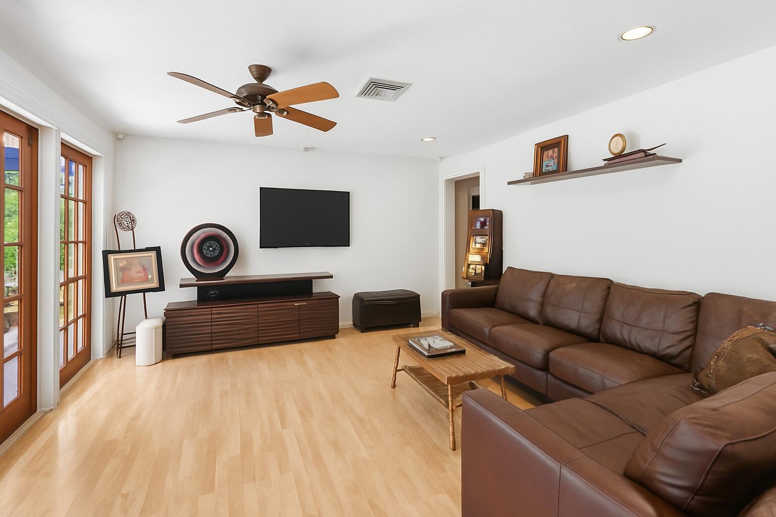 TUNISON PALMS - Residential