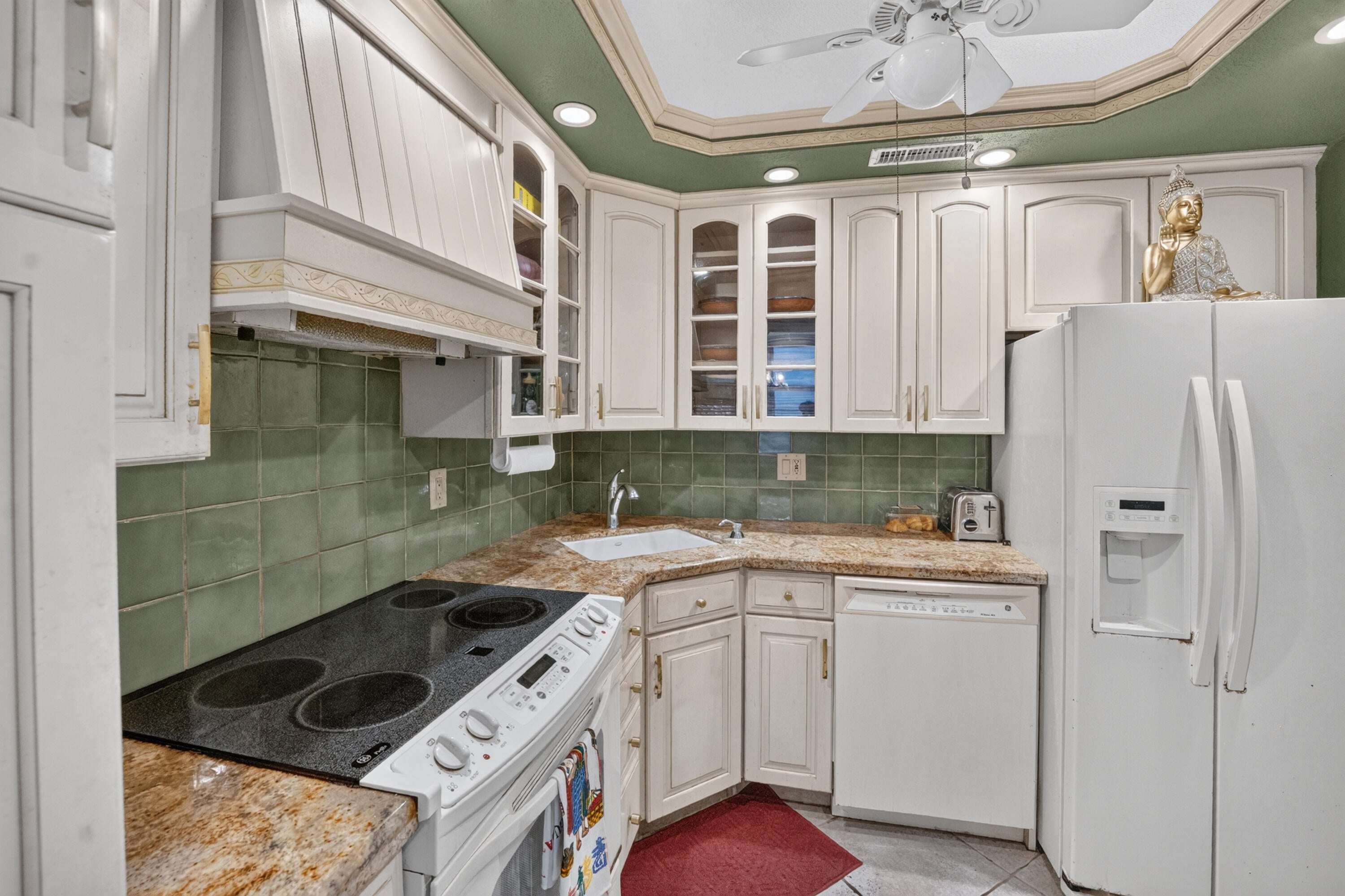 301 N OCEAN Boulevard 1006