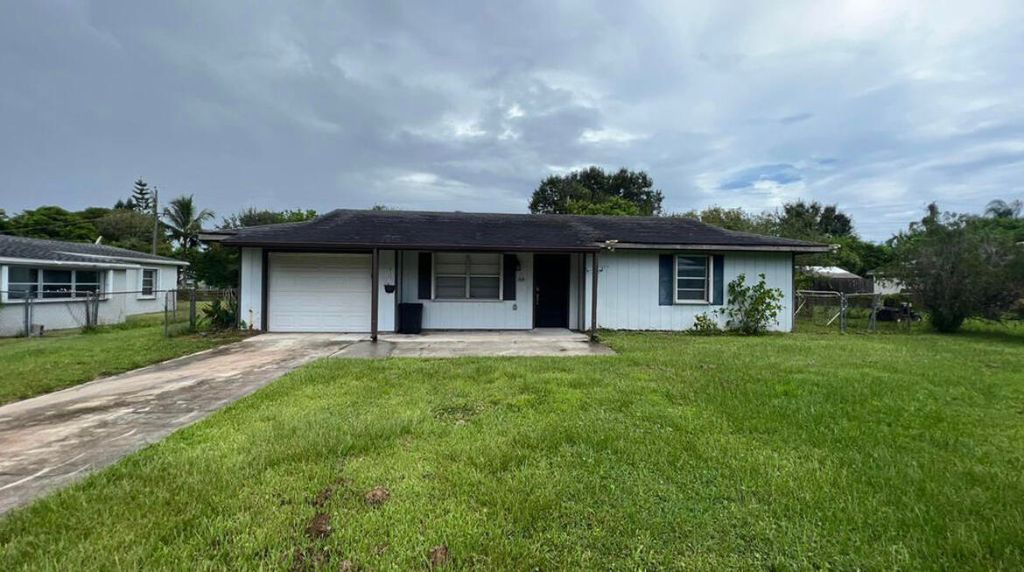 Photo of 2200 Elizabeth Avenue, Fort Pierce, FL 34982 (MLS # R10945958)