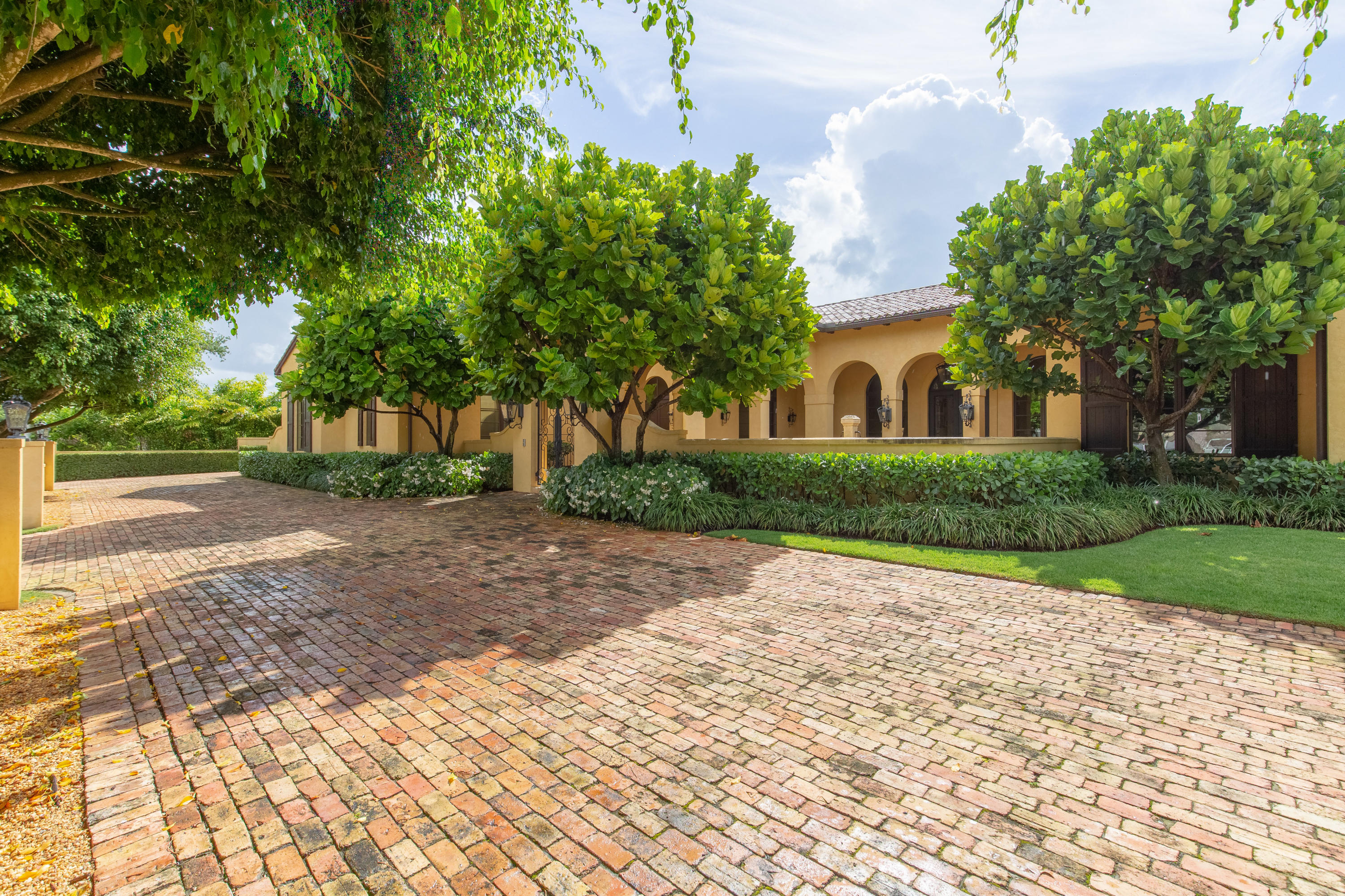 CYPRESS ISLAND OF PALM BEACH POLO & COUN - Residential