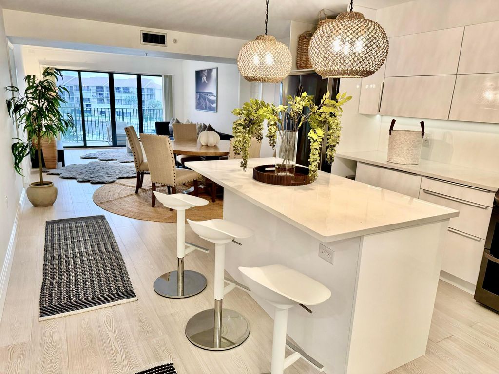 Photo of 1501 Marina Isle Way #403, Jupiter, FL 33477 (MLS # R11018480)