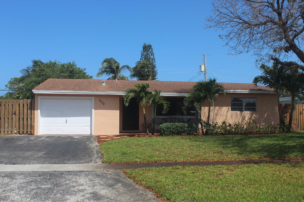 Photo of 1428 SW 1st Avenue, Deerfield Beach, FL 33441 (MLS # B26030524)