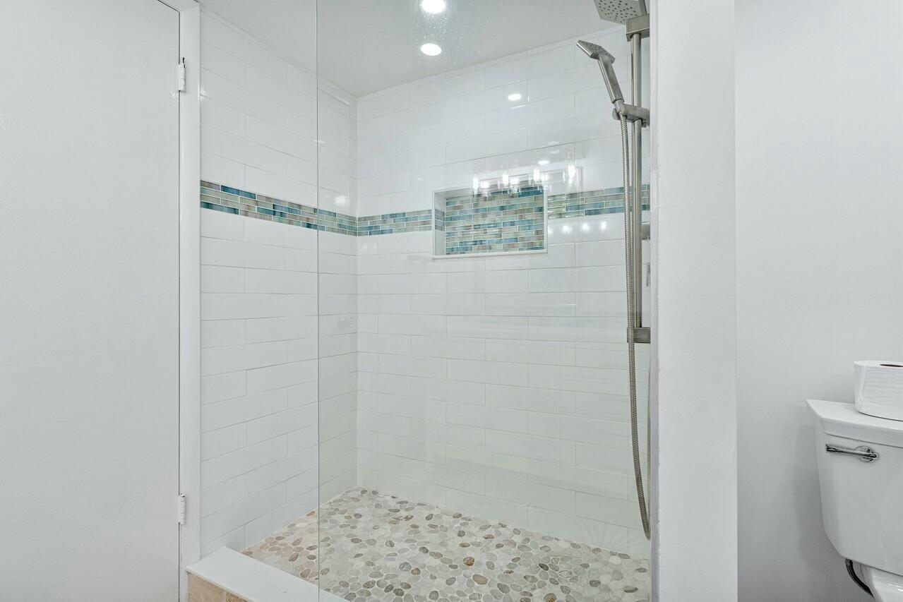 WATERWAY BEACH CONDOS - Residential Lease