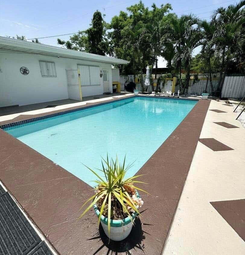Photo of 825 NE 6th Street #2, Hallandale Beach, FL 33009 (MLS # B26046434)