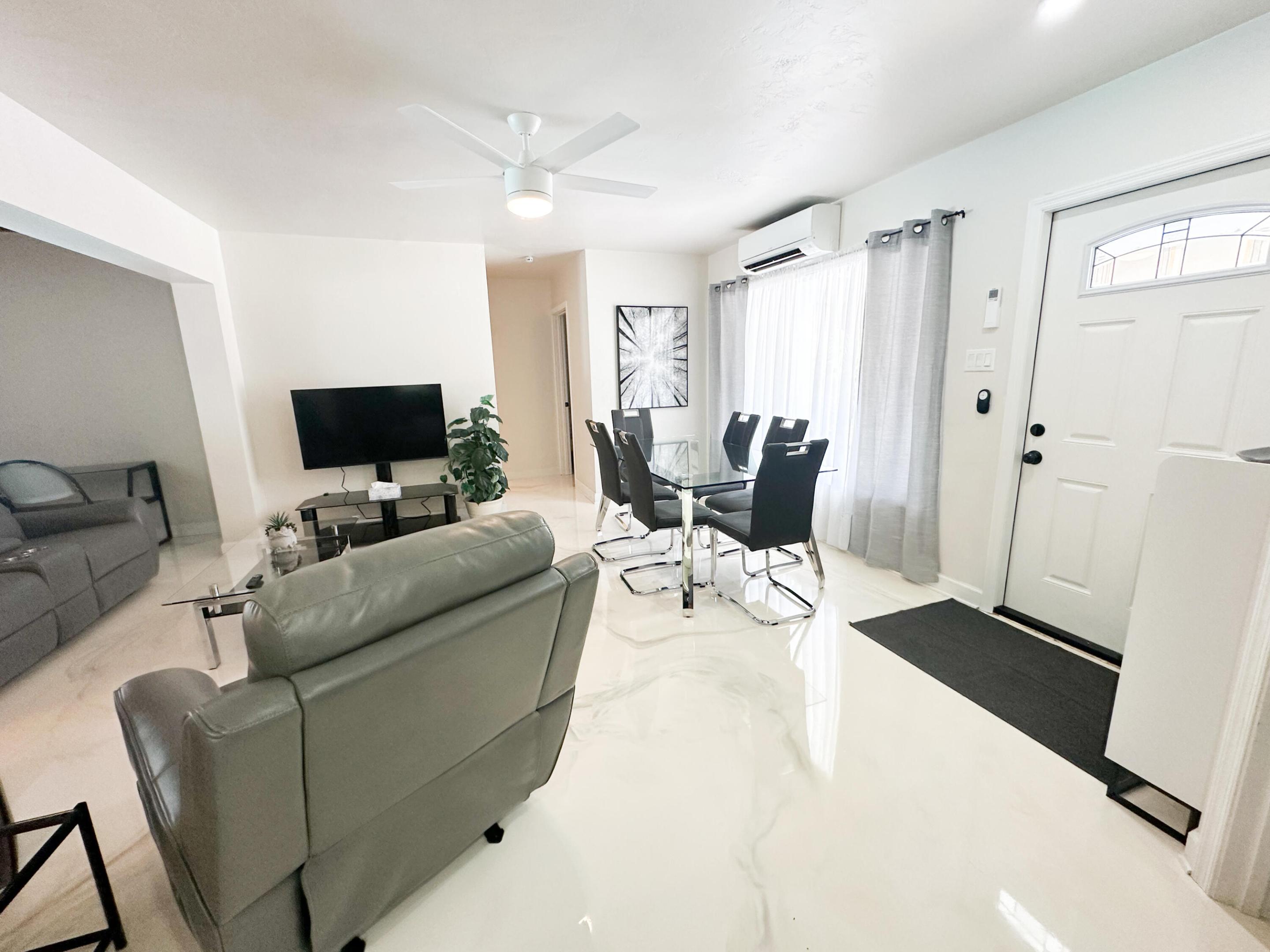 825 NE 6th Street 2