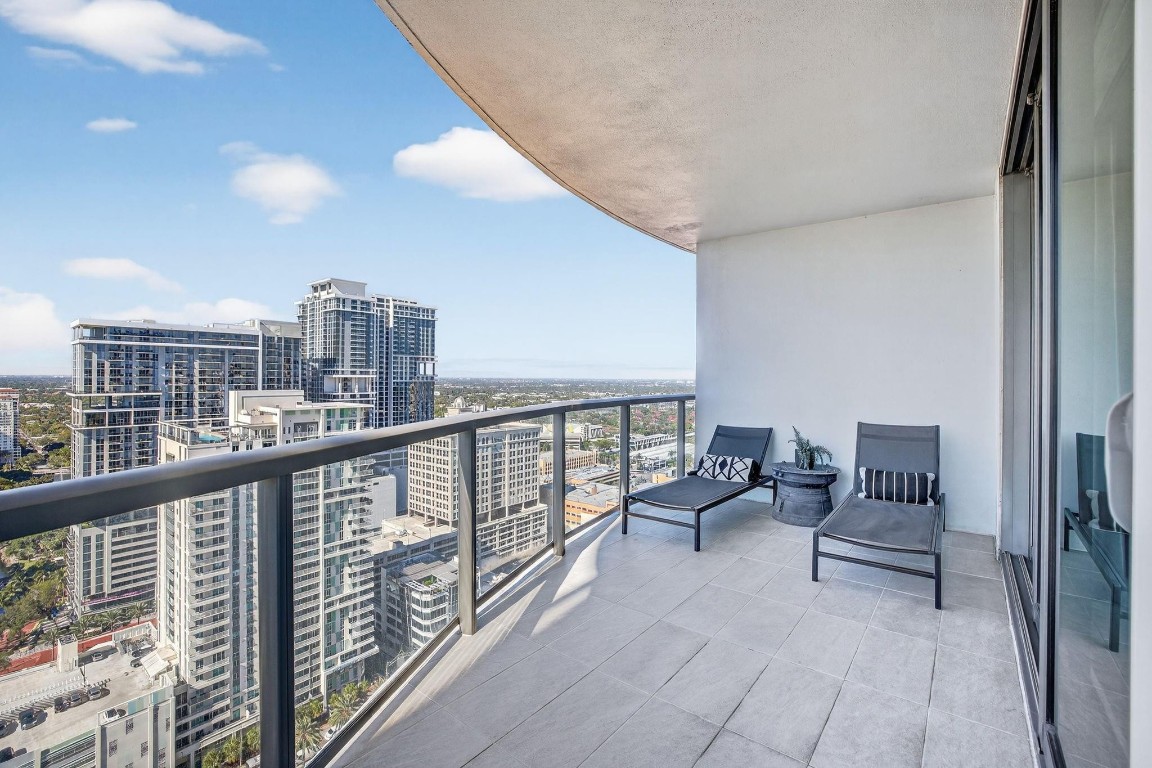 100 E Las Olas Blvd - Residential