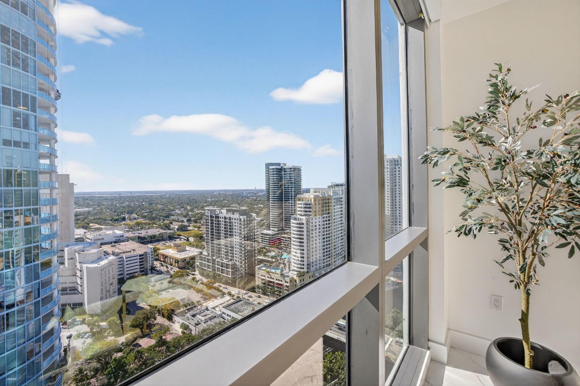 100 E Las Olas Blvd - Residential