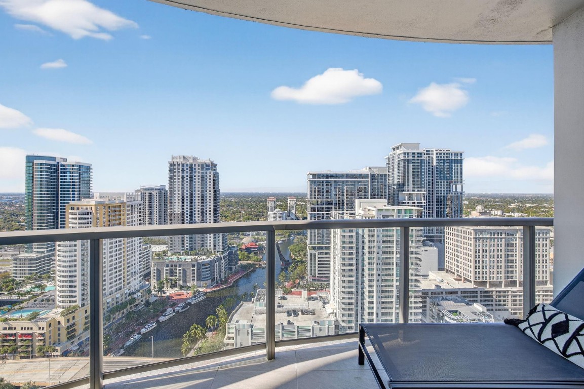 100 E Las Olas Blvd - Residential