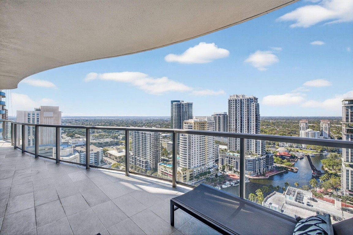 100 E Las Olas Blvd - Residential