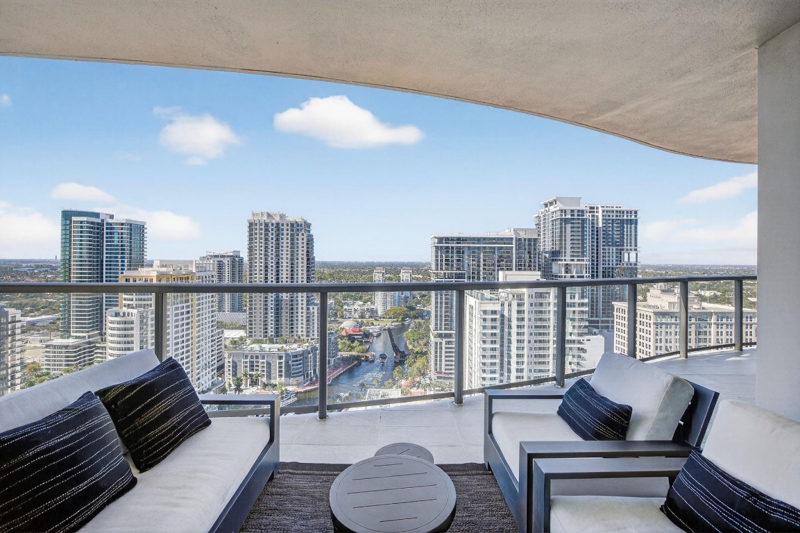 100 E Las Olas Blvd - Residential