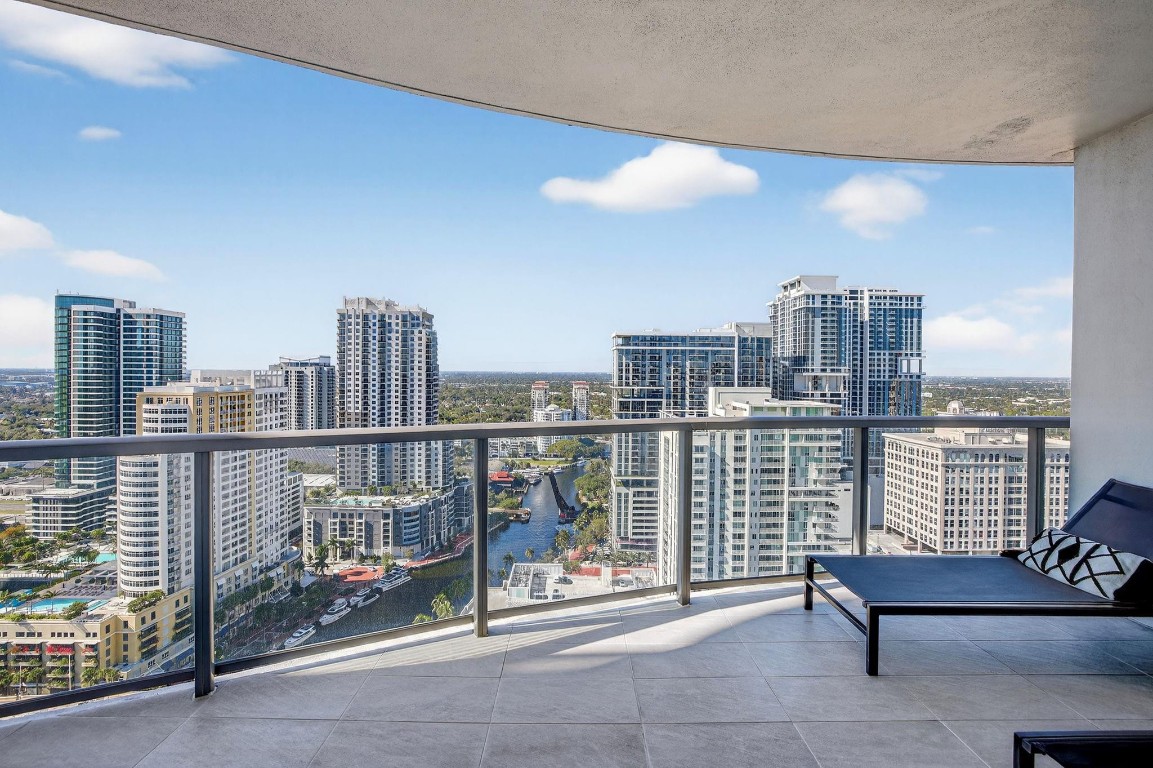 100 E Las Olas Blvd - Residential