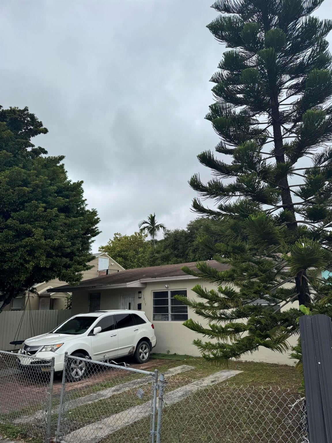 CRESTWOOD - Residential