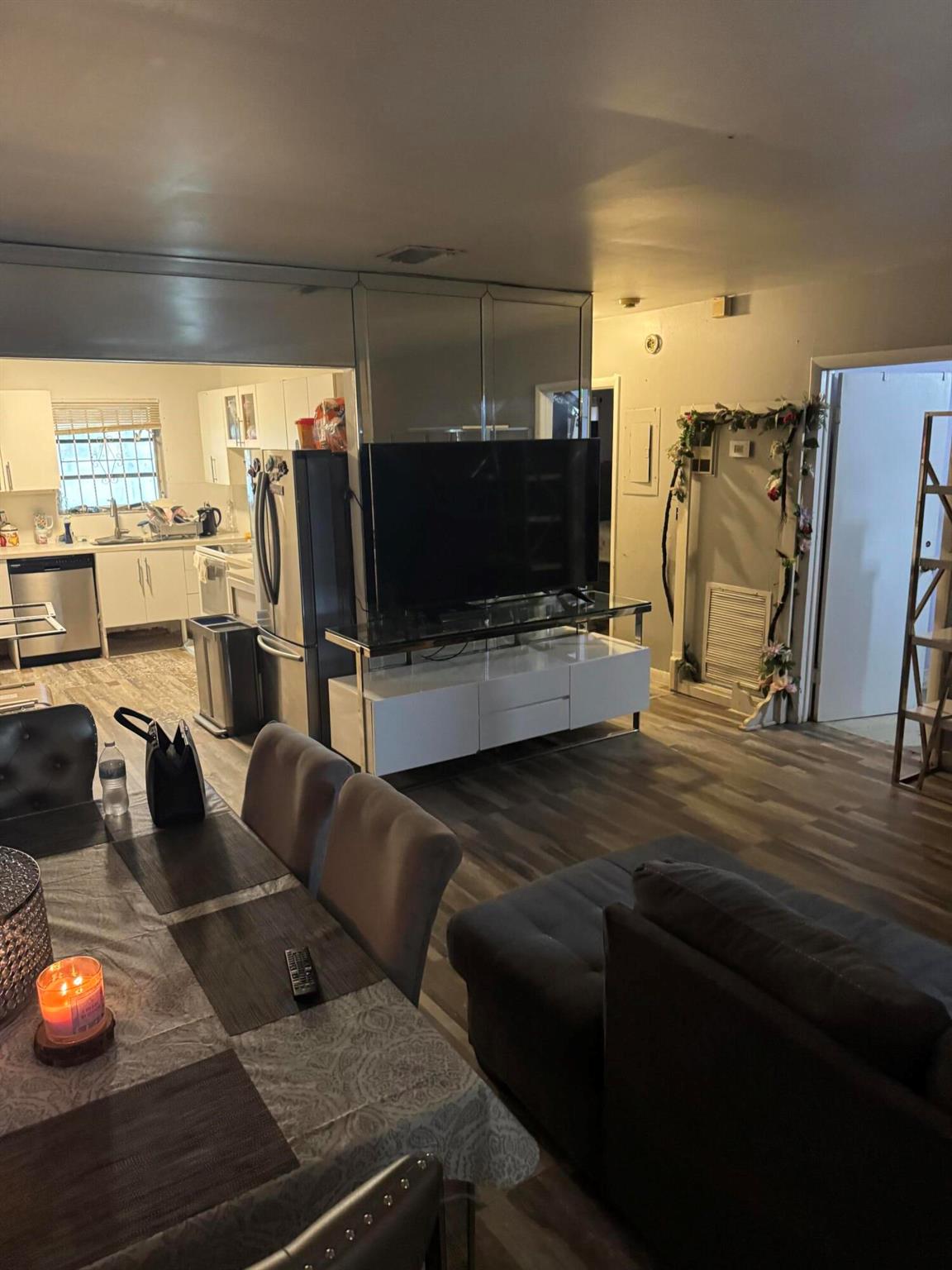 CRESTWOOD - Residential