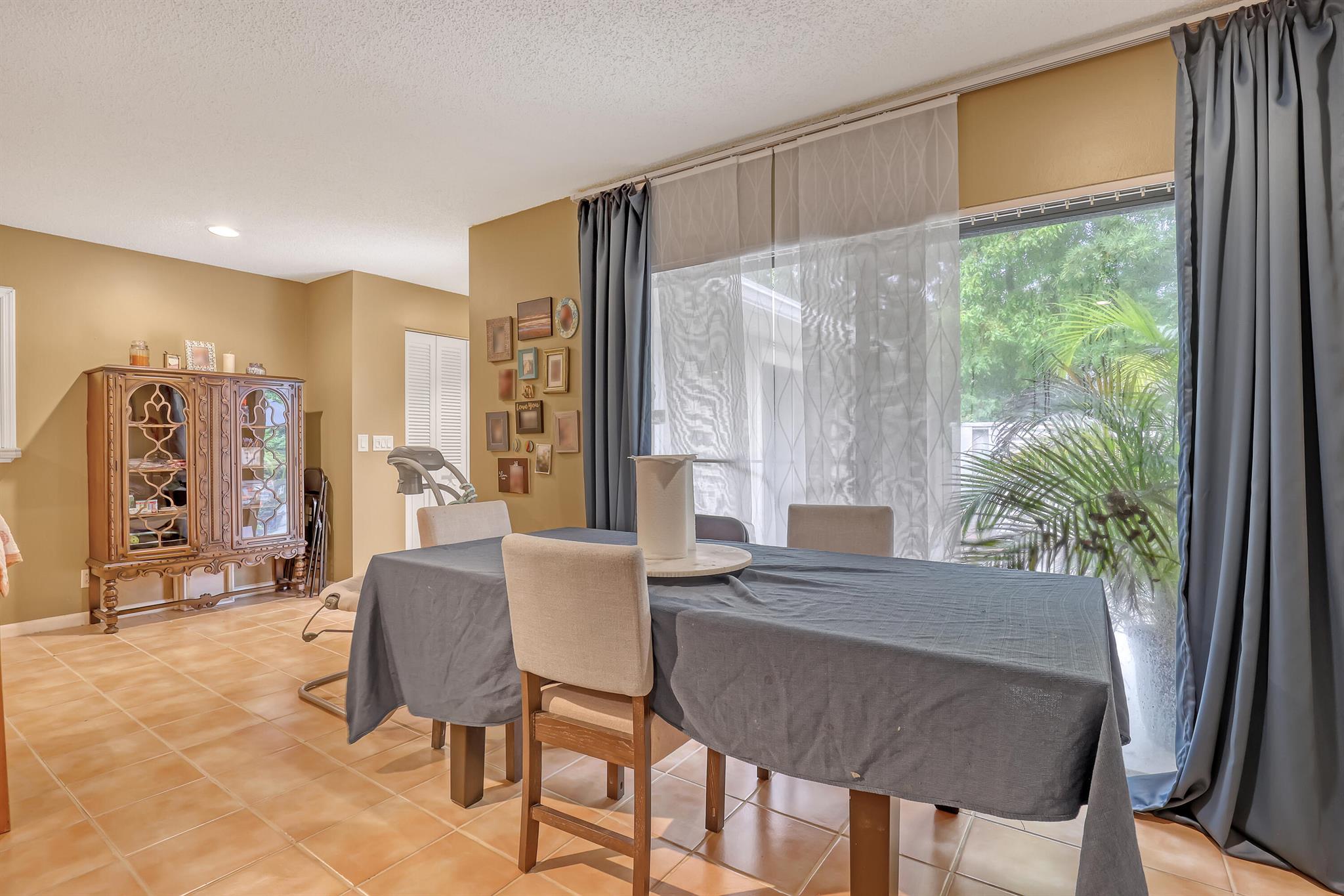 QUADRILLE - Residential