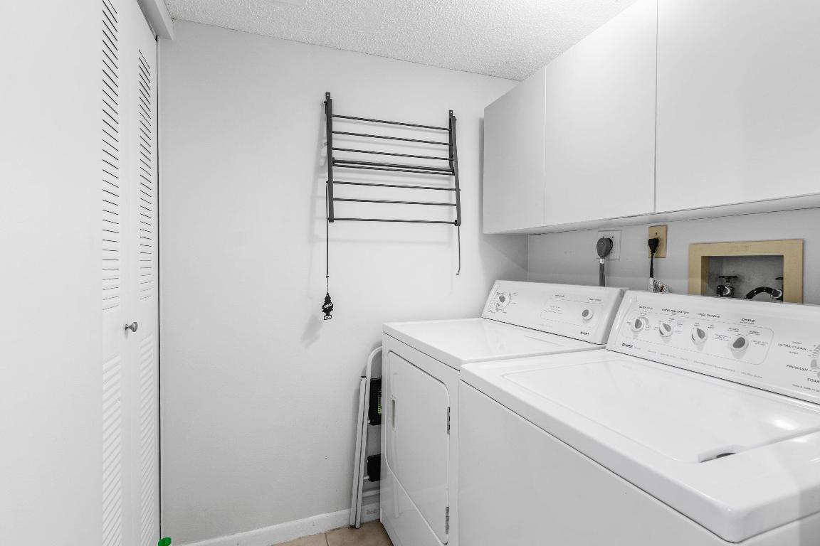 HUNTINGTON LAKES SEC FIVE CONDOS - Residential