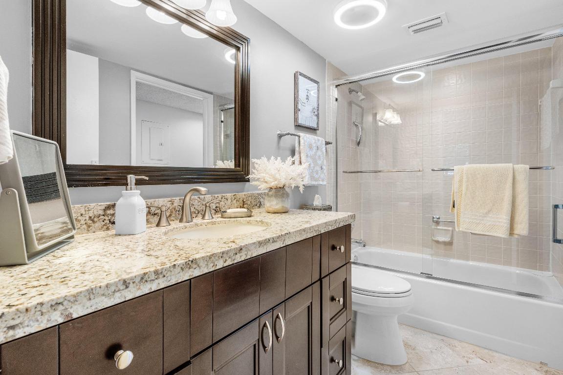 HUNTINGTON LAKES SEC FIVE CONDOS - Residential