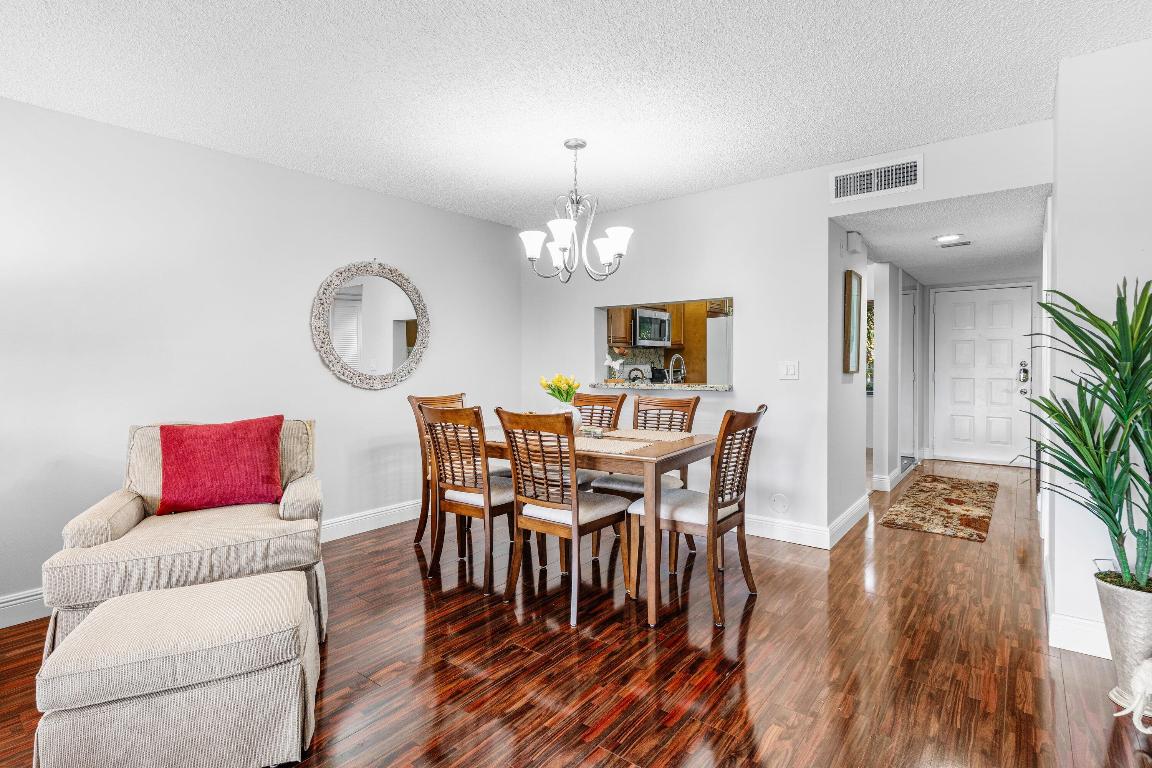 HUNTINGTON LAKES SEC FIVE CONDOS - Residential