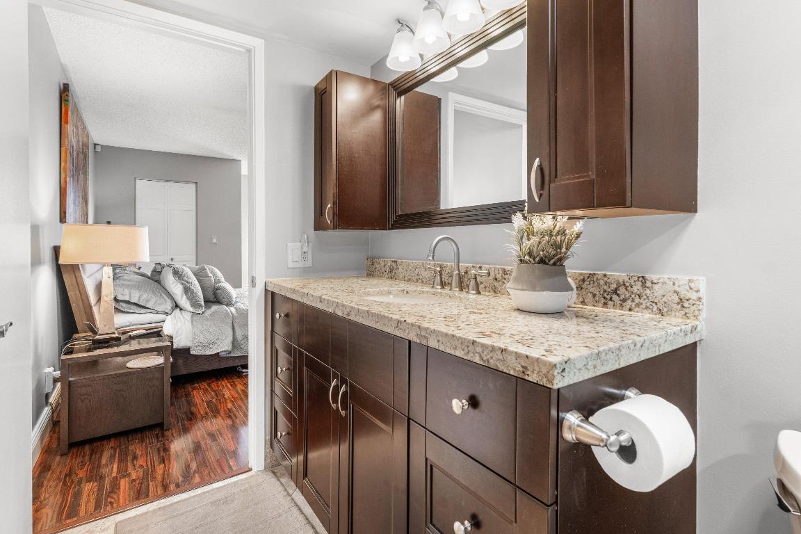 HUNTINGTON LAKES SEC FIVE CONDOS - Residential