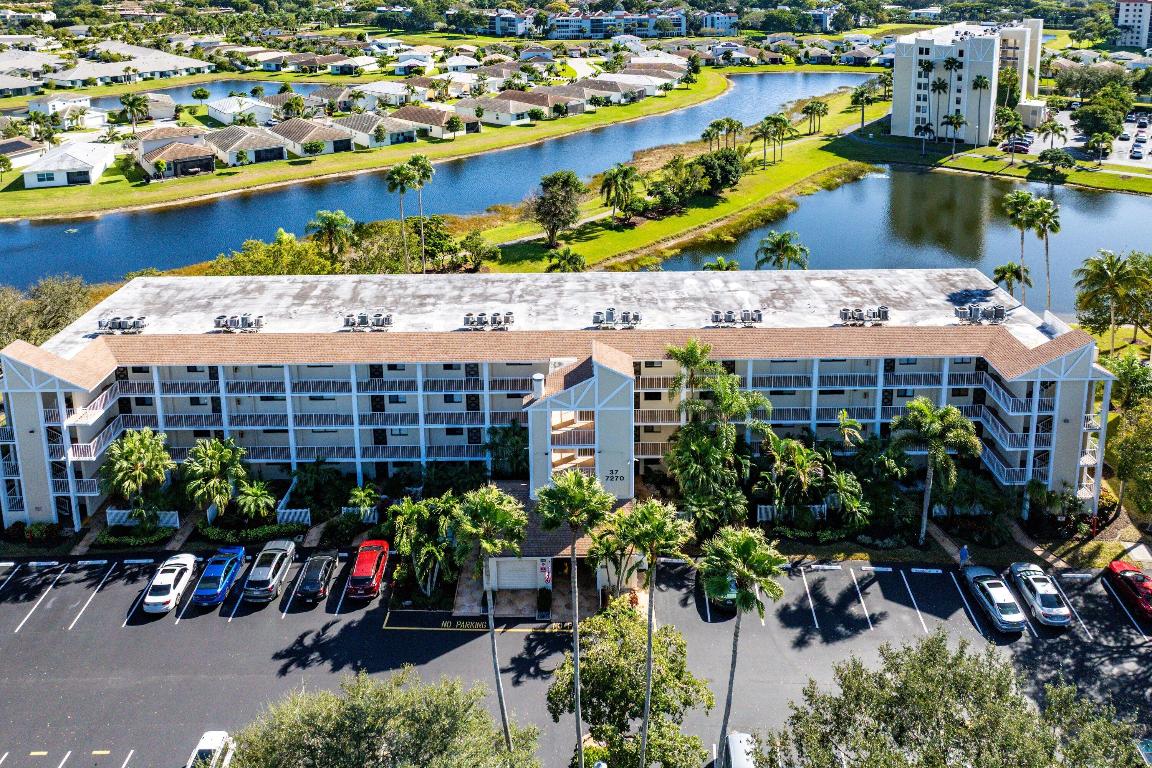 HUNTINGTON LAKES SEC FIVE CONDOS - Residential