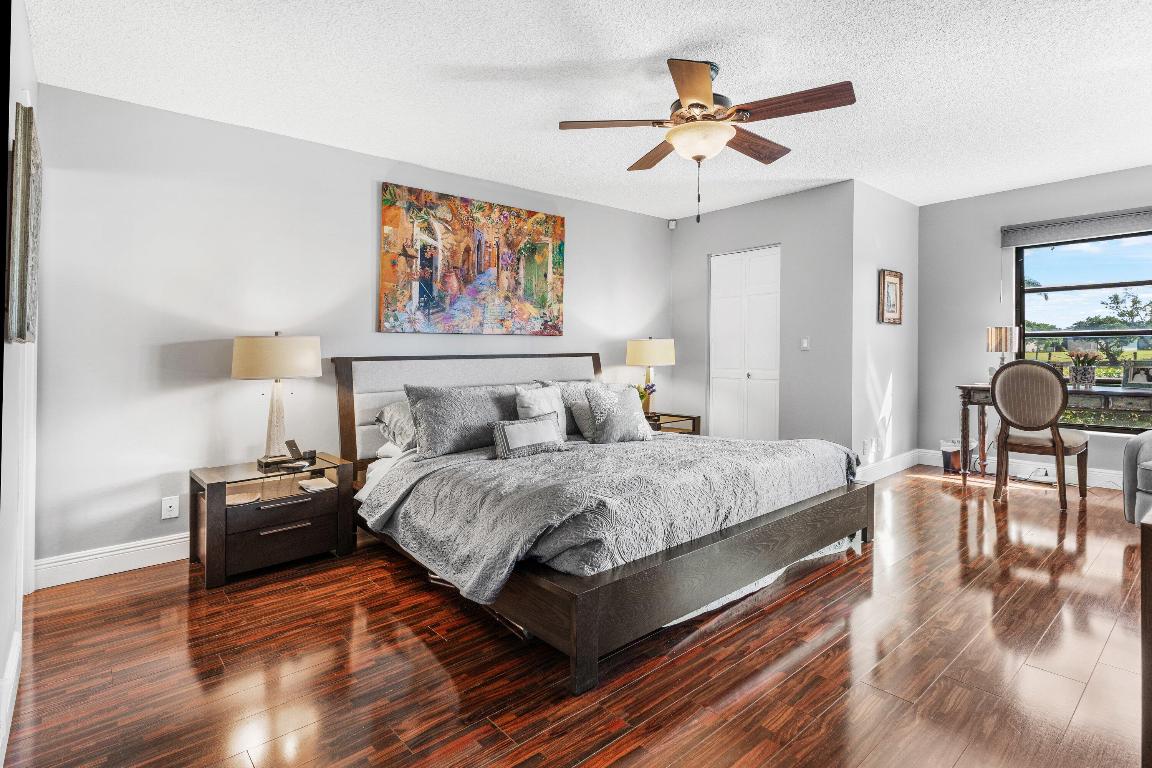 HUNTINGTON LAKES SEC FIVE CONDOS - Residential