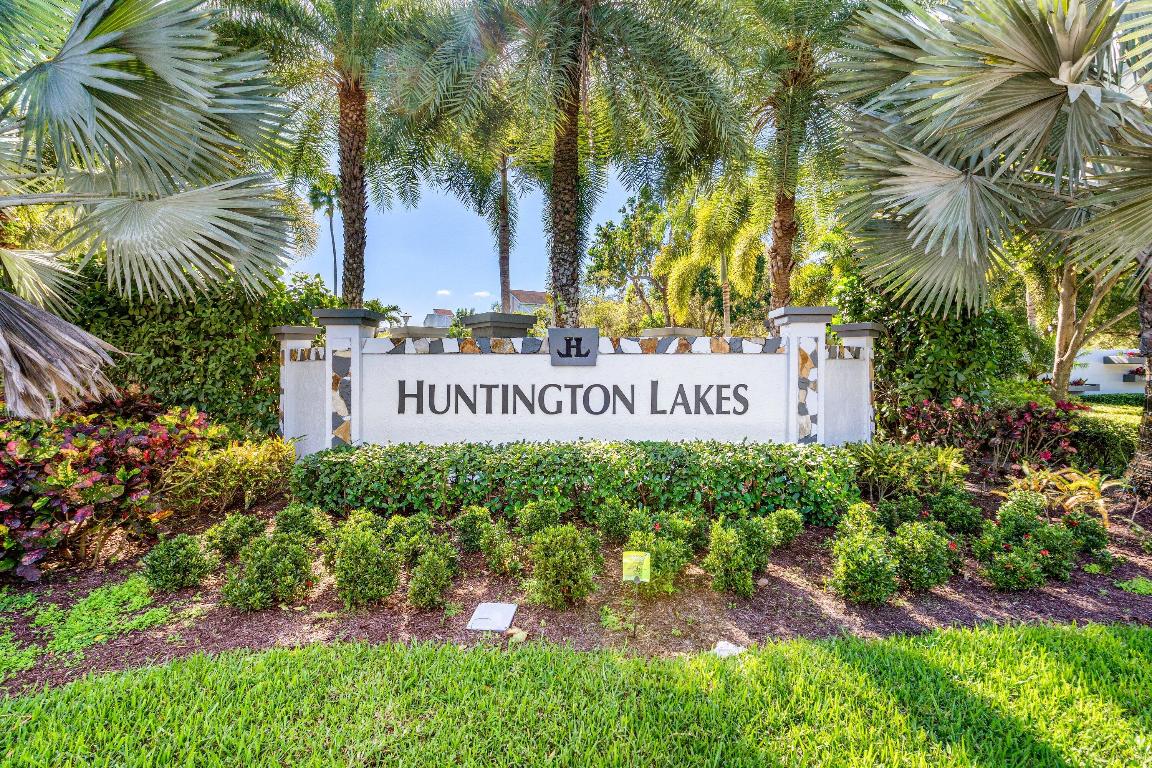 HUNTINGTON LAKES SEC FIVE CONDOS - Residential