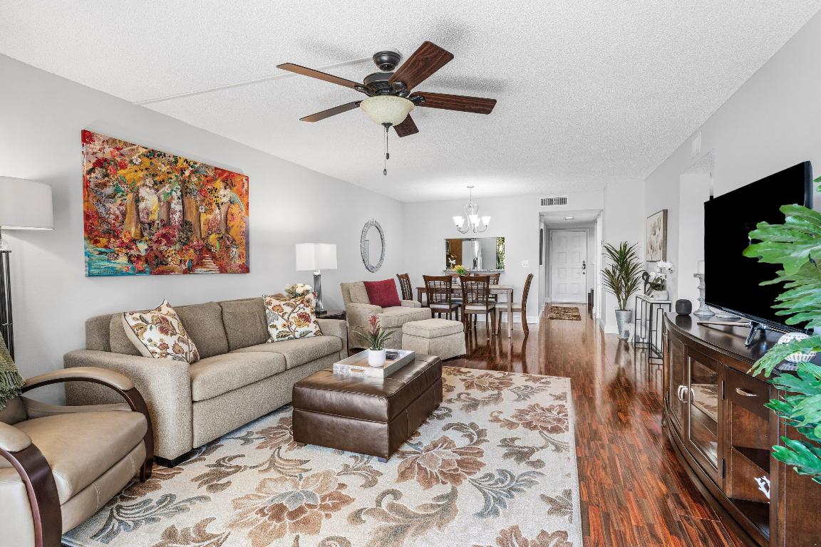 HUNTINGTON LAKES SEC FIVE CONDOS - Residential