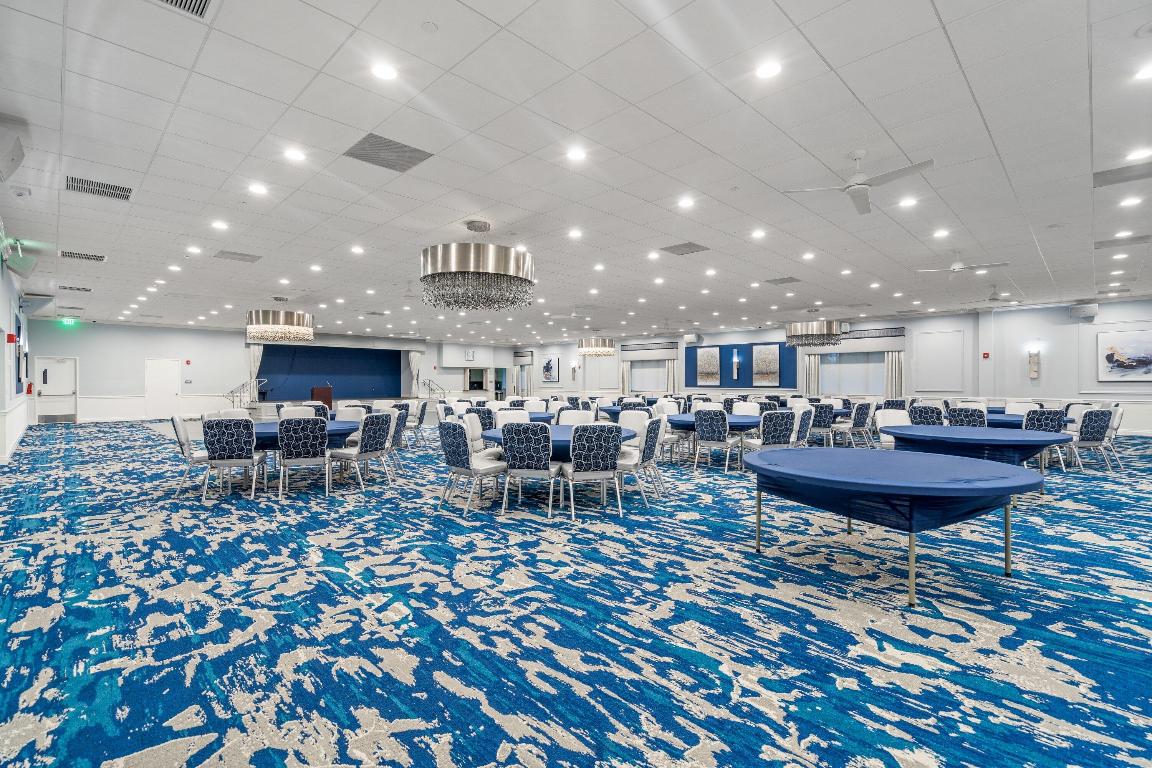 HUNTINGTON LAKES SEC FIVE CONDOS - Residential