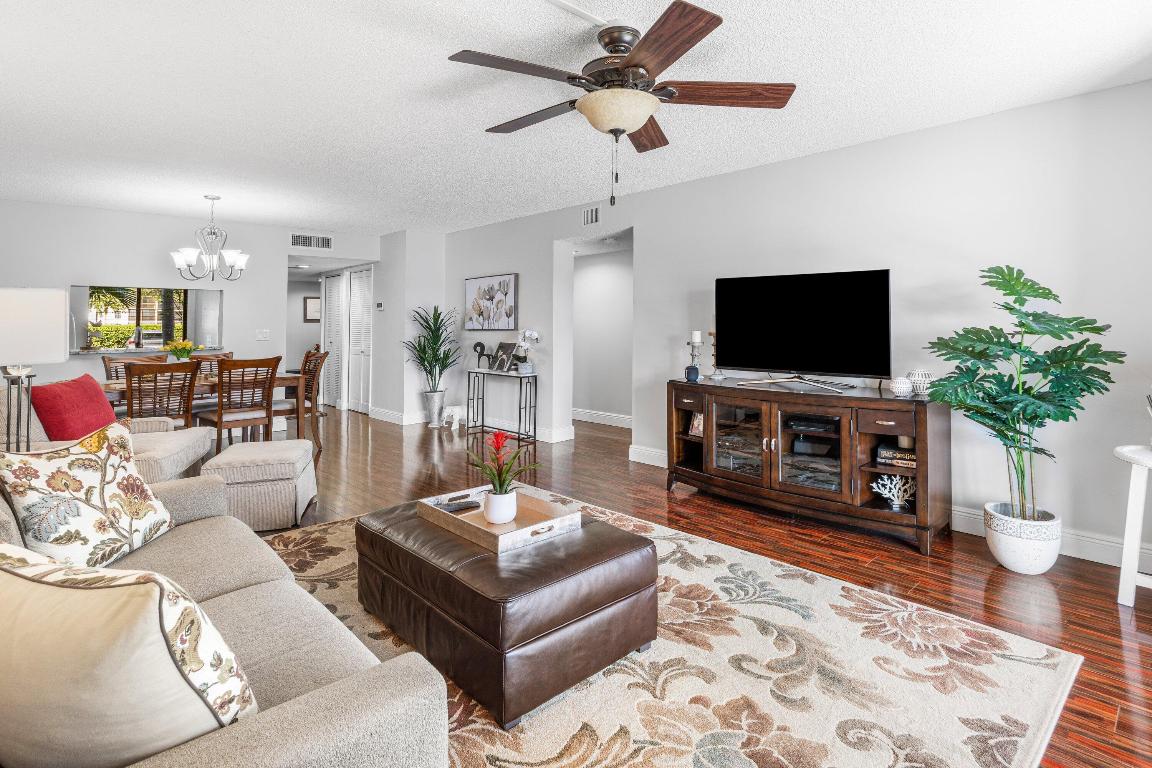 HUNTINGTON LAKES SEC FIVE CONDOS - Residential