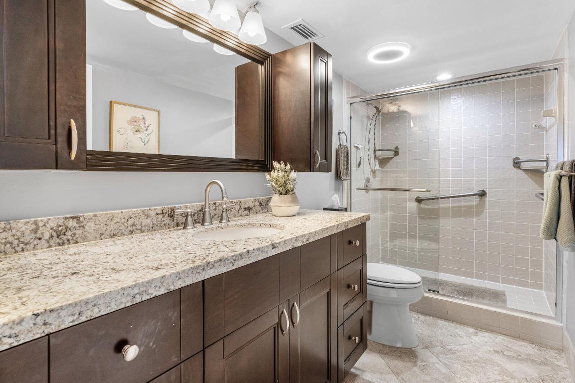 HUNTINGTON LAKES SEC FIVE CONDOS - Residential