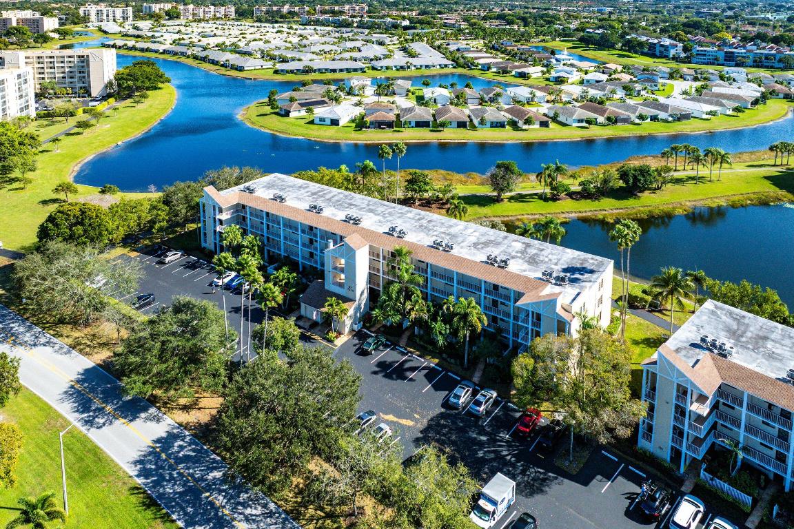 HUNTINGTON LAKES SEC FIVE CONDOS - Residential